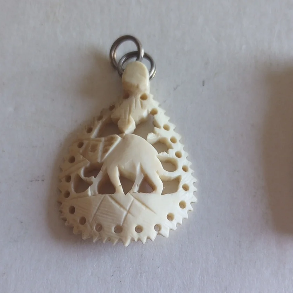 VINTAGE CARVED BONE PENDANTS LOT HORSE BUTTERFLY ELEPHANT